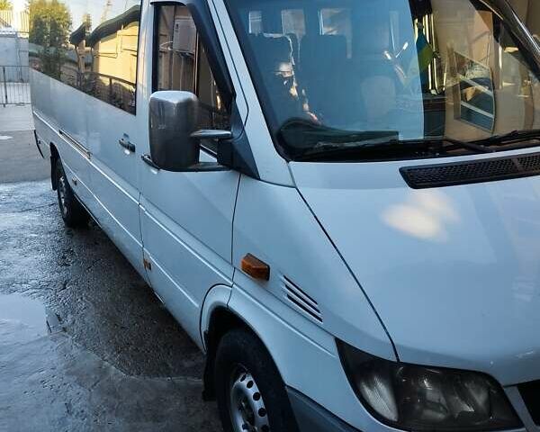 Білий Мерседес Sprinter, об'ємом двигуна 2.15 л та пробігом 1000 тис. км за 10000 $, фото 3 на Automoto.ua