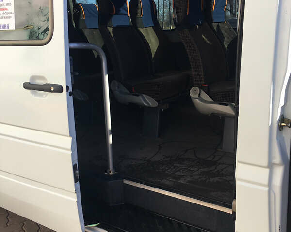 Белый Мерседес Sprinter, объемом двигателя 2.69 л и пробегом 170 тыс. км за 14500 $, фото 6 на Automoto.ua