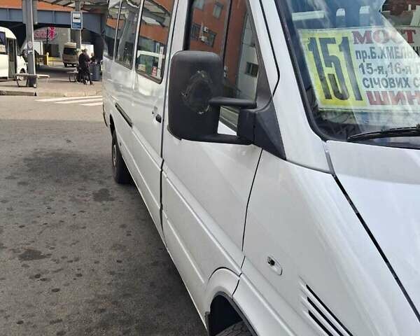Белый Мерседес Sprinter, объемом двигателя 0.25 л и пробегом 150 тыс. км за 9300 $, фото 1 на Automoto.ua
