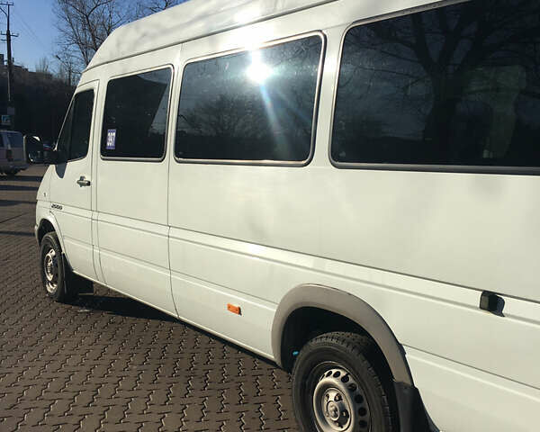 Белый Мерседес Sprinter, объемом двигателя 2.69 л и пробегом 170 тыс. км за 14500 $, фото 5 на Automoto.ua