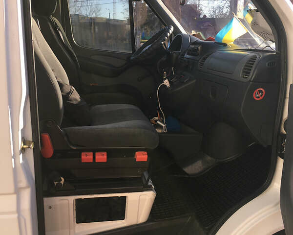 Белый Мерседес Sprinter, объемом двигателя 2.69 л и пробегом 170 тыс. км за 14500 $, фото 13 на Automoto.ua