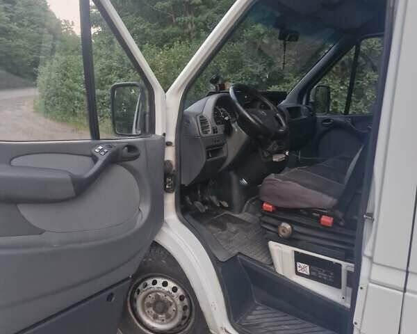 Белый Мерседес Sprinter, объемом двигателя 2.69 л и пробегом 850 тыс. км за 13500 $, фото 28 на Automoto.ua