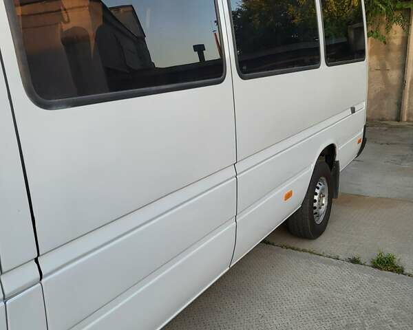 Белый Мерседес Sprinter, объемом двигателя 2.15 л и пробегом 777 тыс. км за 14500 $, фото 3 на Automoto.ua