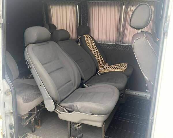 Белый Мерседес Sprinter, объемом двигателя 2.87 л и пробегом 120 тыс. км за 7500 $, фото 4 на Automoto.ua