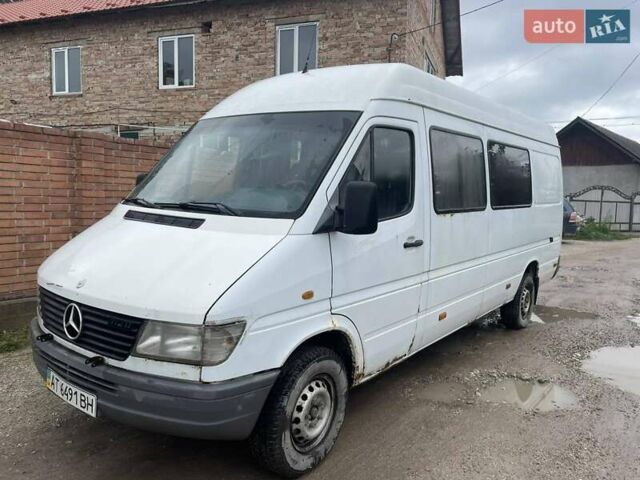 Белый Мерседес Sprinter, объемом двигателя 2.87 л и пробегом 500 тыс. км за 5300 $, фото 4 на Automoto.ua