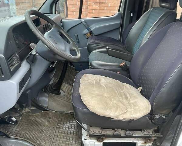 Белый Мерседес Sprinter, объемом двигателя 2.87 л и пробегом 500 тыс. км за 5300 $, фото 9 на Automoto.ua