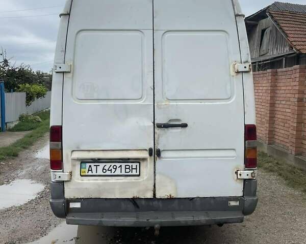 Белый Мерседес Sprinter, объемом двигателя 2.87 л и пробегом 500 тыс. км за 5300 $, фото 7 на Automoto.ua