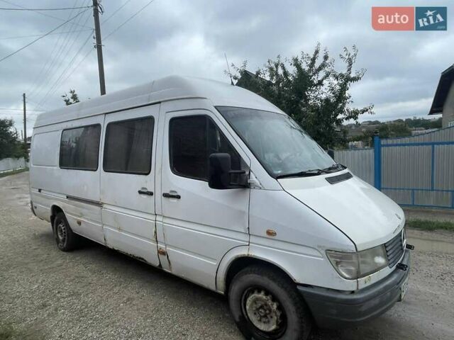Белый Мерседес Sprinter, объемом двигателя 2.87 л и пробегом 500 тыс. км за 5300 $, фото 2 на Automoto.ua