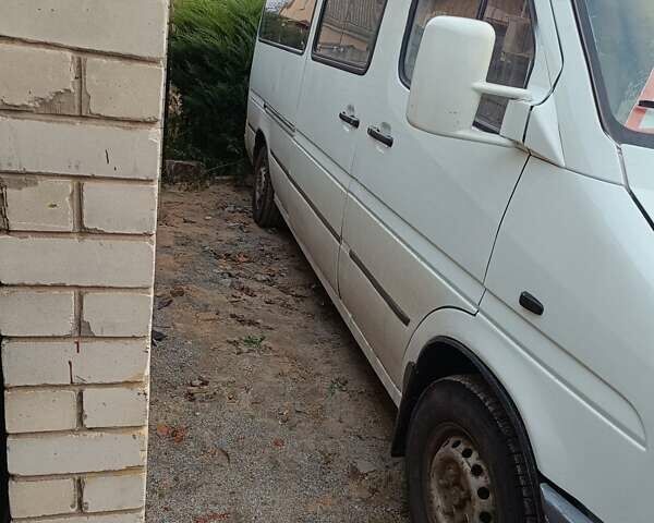 Мерседес Sprinter 1999 у Харкові на Automoto.ua Білий Мерседес Sprinter, об'ємом двигуна 2.3 л та пробігом 1000 тис. км за 5800 $, фото 1 на Automoto.ua
