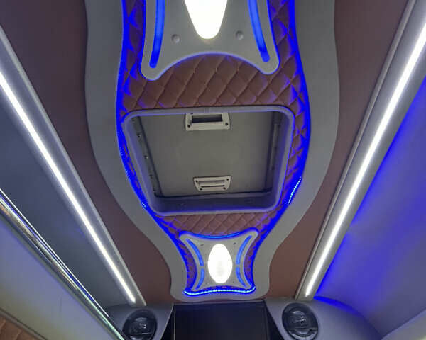 Белый Мерседес Sprinter, объемом двигателя 2.15 л и пробегом 447 тыс. км за 11500 $, фото 18 на Automoto.ua
