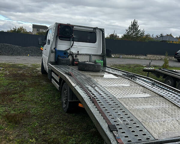 Белый Мерседес Sprinter, объемом двигателя 2.7 л и пробегом 765 тыс. км за 15000 $, фото 2 на Automoto.ua