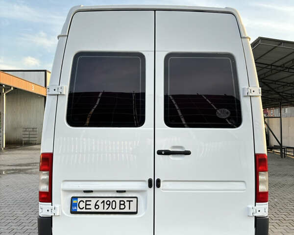 Белый Мерседес Sprinter, объемом двигателя 2.15 л и пробегом 447 тыс. км за 11500 $, фото 6 на Automoto.ua