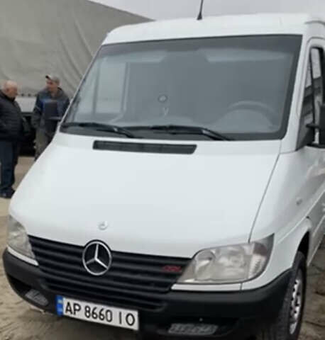 Белый Мерседес Sprinter, объемом двигателя 2.15 л и пробегом 470 тыс. км за 9900 $, фото 4 на Automoto.ua