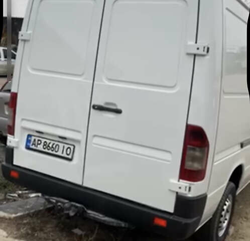 Белый Мерседес Sprinter, объемом двигателя 2.15 л и пробегом 470 тыс. км за 9900 $, фото 3 на Automoto.ua