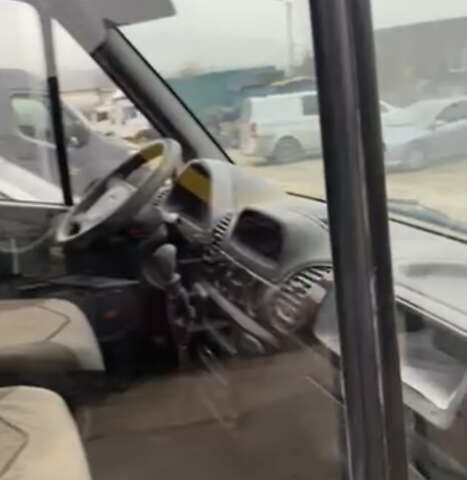 Белый Мерседес Sprinter, объемом двигателя 2.15 л и пробегом 470 тыс. км за 9900 $, фото 9 на Automoto.ua