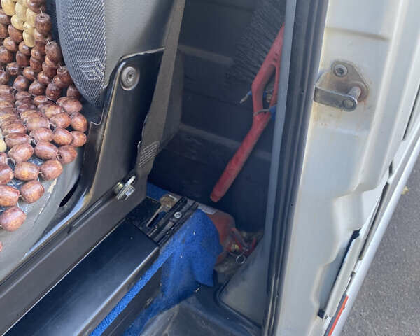 Белый Мерседес Sprinter, объемом двигателя 2.15 л и пробегом 359 тыс. км за 9350 $, фото 22 на Automoto.ua