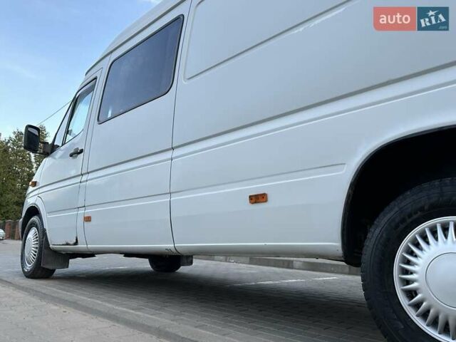 Белый Мерседес Sprinter, объемом двигателя 2.7 л и пробегом 590 тыс. км за 8200 $, фото 10 на Automoto.ua