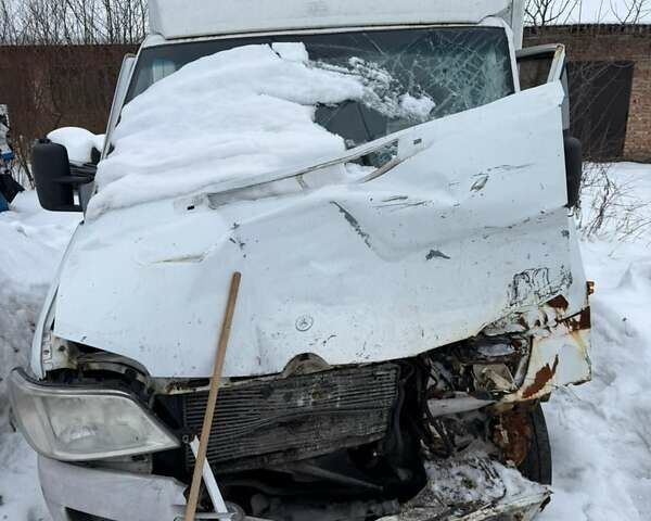 Белый Мерседес Sprinter, объемом двигателя 2.7 л и пробегом 320 тыс. км за 4500 $, фото 2 на Automoto.ua