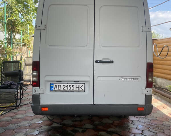 Білий Мерседес Sprinter, об'ємом двигуна 2.69 л та пробігом 630 тис. км за 13500 $, фото 1 на Automoto.ua