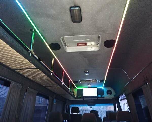 Белый Мерседес Sprinter, объемом двигателя 2.15 л и пробегом 867 тыс. км за 7417 $, фото 21 на Automoto.ua