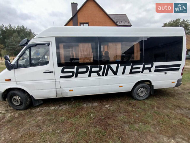Белый Мерседес Sprinter, объемом двигателя 2.15 л и пробегом 109 тыс. км за 9400 $, фото 3 на Automoto.ua