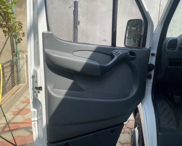 Білий Мерседес Sprinter, об'ємом двигуна 2.69 л та пробігом 630 тис. км за 13500 $, фото 7 на Automoto.ua