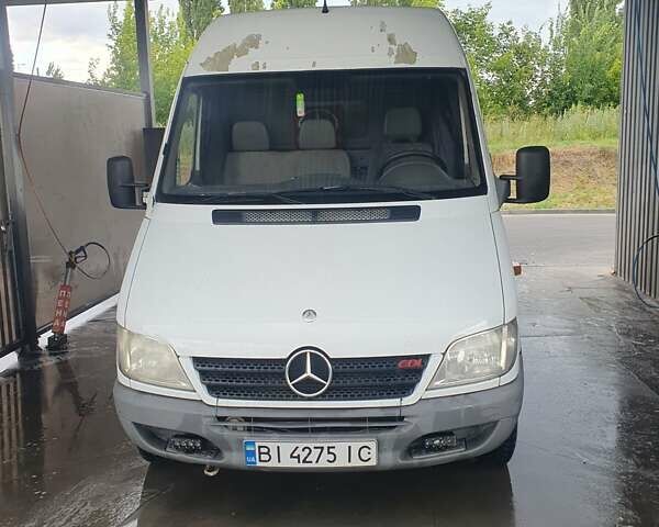 Мерседес Sprinter 2004 у Кременчуге на Automoto.ua Білий Мерседес Sprinter, об'ємом двигуна 2.15 л та пробігом 42 тис. км за 12000 $, фото 1 на Automoto.ua