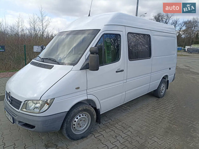 Белый Мерседес Sprinter, объемом двигателя 2.7 л и пробегом 420 тыс. км за 12500 $, фото 18 на Automoto.ua