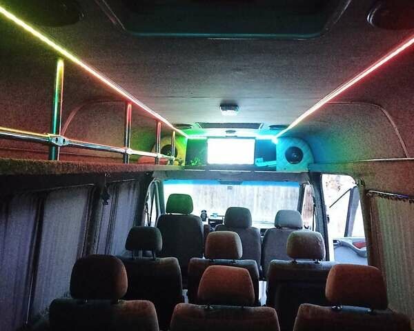 Белый Мерседес Sprinter, объемом двигателя 2.15 л и пробегом 867 тыс. км за 7417 $, фото 23 на Automoto.ua