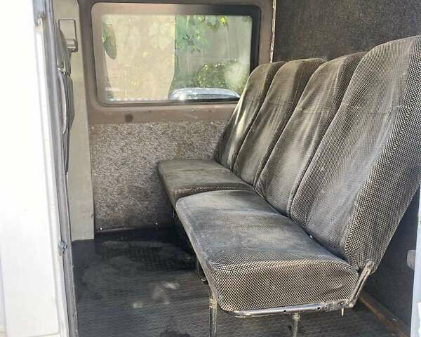 Белый Мерседес Sprinter, объемом двигателя 2.15 л и пробегом 350 тыс. км за 5100 $, фото 4 на Automoto.ua