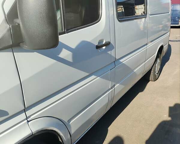 Белый Мерседес Sprinter, объемом двигателя 2.69 л и пробегом 300 тыс. км за 10000 $, фото 2 на Automoto.ua