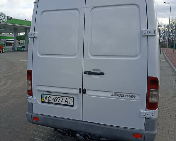 Белый Мерседес Sprinter, объемом двигателя 2.7 л и пробегом 420 тыс. км за 12500 $, фото 25 на Automoto.ua