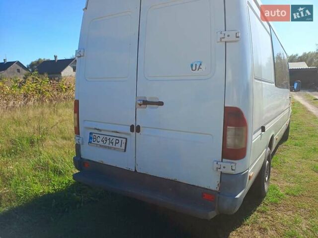 Белый Мерседес Sprinter, объемом двигателя 2.2 л и пробегом 200 тыс. км за 7500 $, фото 2 на Automoto.ua