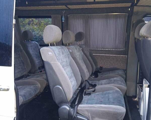 Белый Мерседес Sprinter, объемом двигателя 2.15 л и пробегом 867 тыс. км за 7417 $, фото 13 на Automoto.ua