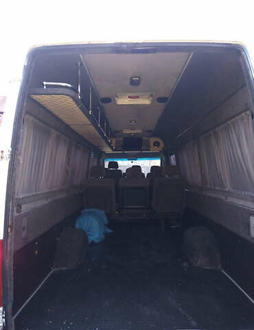 Белый Мерседес Sprinter, объемом двигателя 2.15 л и пробегом 867 тыс. км за 7417 $, фото 31 на Automoto.ua