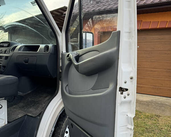 Білий Мерседес Sprinter, об'ємом двигуна 2.15 л та пробігом 490 тис. км за 7200 $, фото 5 на Automoto.ua
