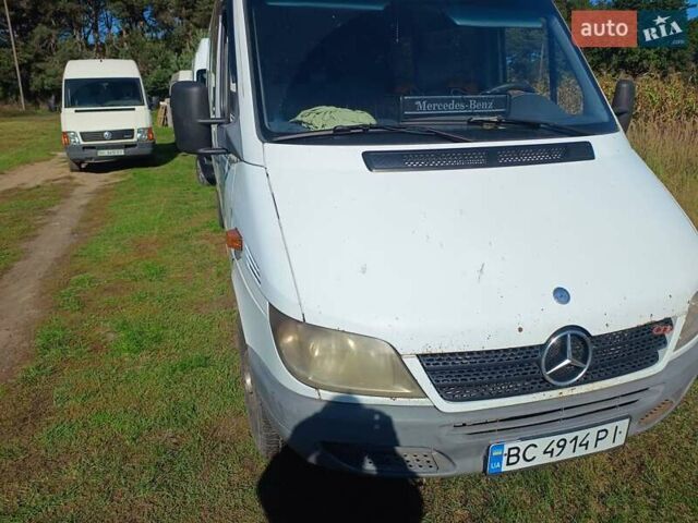 Белый Мерседес Sprinter, объемом двигателя 2.2 л и пробегом 200 тыс. км за 7500 $, фото 5 на Automoto.ua