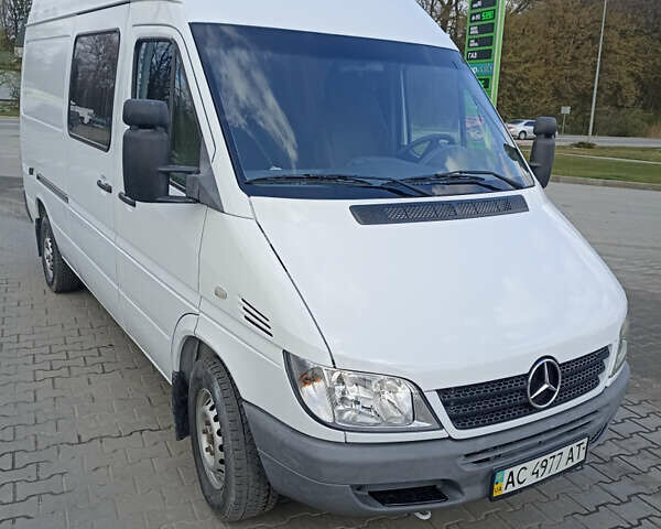 Белый Мерседес Sprinter, объемом двигателя 2.7 л и пробегом 420 тыс. км за 12500 $, фото 22 на Automoto.ua