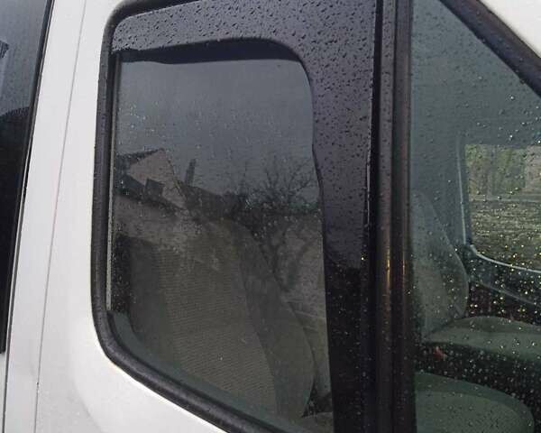 Белый Мерседес Sprinter, объемом двигателя 2.15 л и пробегом 867 тыс. км за 7417 $, фото 1 на Automoto.ua