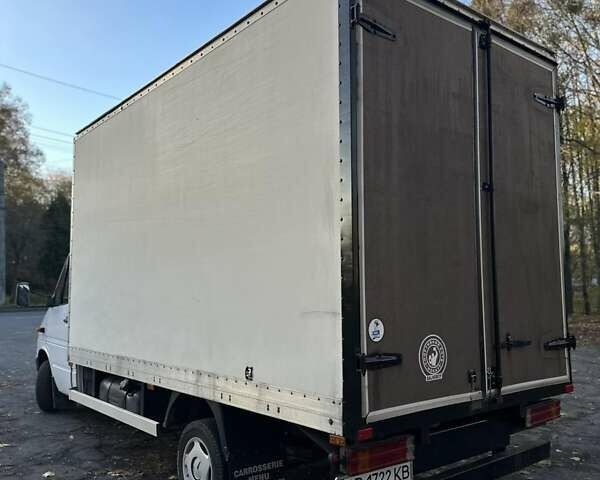 Белый Мерседес Sprinter, объемом двигателя 2.2 л и пробегом 440 тыс. км за 12700 $, фото 12 на Automoto.ua