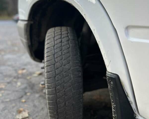 Белый Мерседес Sprinter, объемом двигателя 2.2 л и пробегом 440 тыс. км за 12700 $, фото 2 на Automoto.ua