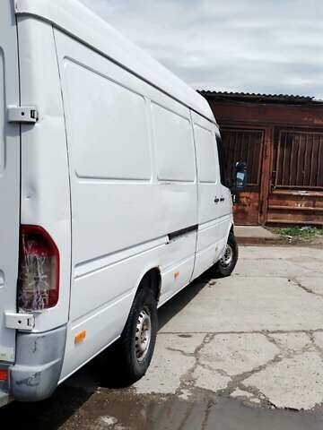 Белый Мерседес Sprinter, объемом двигателя 0 л и пробегом 310 тыс. км за 6200 $, фото 6 на Automoto.ua