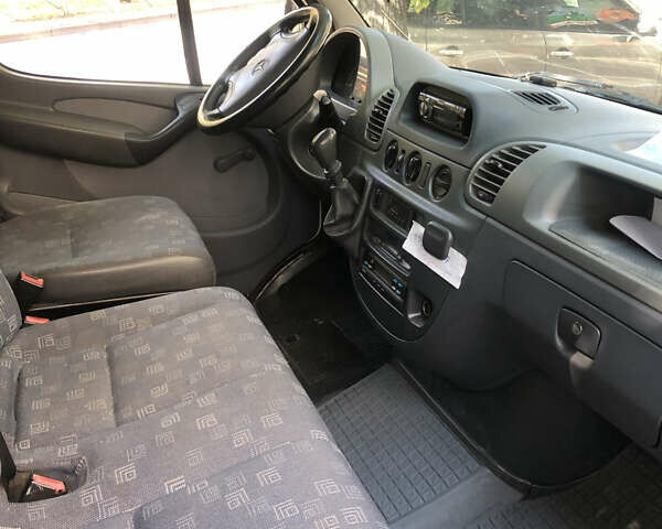 Белый Мерседес Sprinter, объемом двигателя 2.69 л и пробегом 788 тыс. км за 8200 $, фото 11 на Automoto.ua