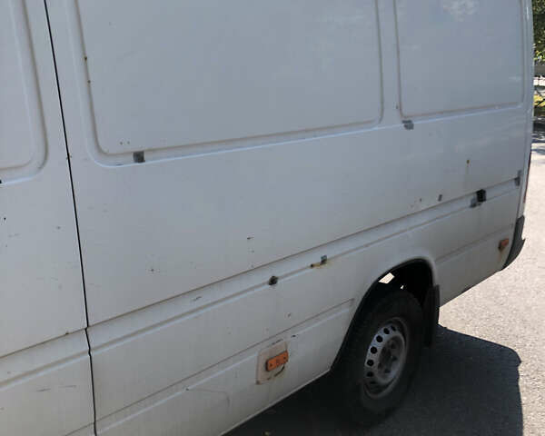 Белый Мерседес Sprinter, объемом двигателя 2.69 л и пробегом 788 тыс. км за 8200 $, фото 12 на Automoto.ua