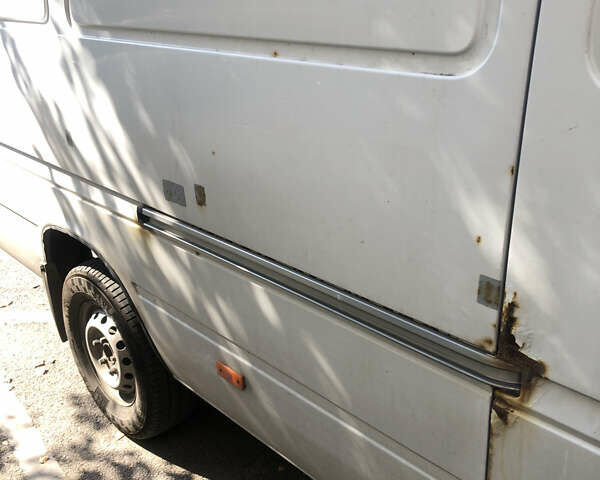 Белый Мерседес Sprinter, объемом двигателя 2.69 л и пробегом 788 тыс. км за 8200 $, фото 6 на Automoto.ua