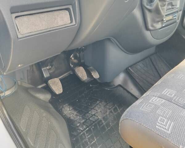 Білий Мерседес Sprinter, об'ємом двигуна 2.15 л та пробігом 567 тис. км за 15000 $, фото 14 на Automoto.ua