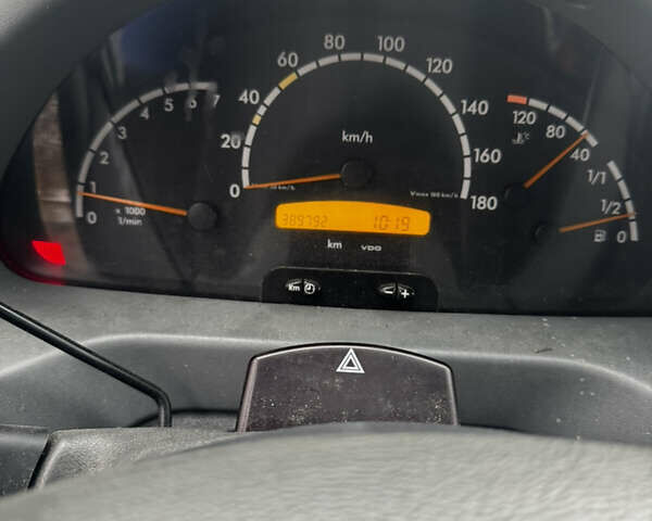 Білий Мерседес Sprinter, об'ємом двигуна 2.15 л та пробігом 389 тис. км за 6403 $, фото 3 на Automoto.ua