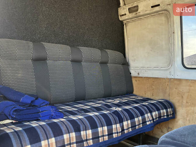 Белый Мерседес Sprinter, объемом двигателя 2.15 л и пробегом 561 тыс. км за 8999 $, фото 12 на Automoto.ua
