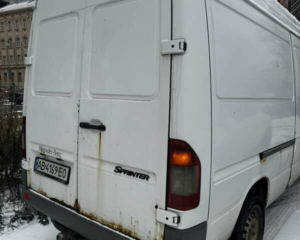 Білий Мерседес Sprinter, об'ємом двигуна 2.15 л та пробігом 389 тис. км за 6403 $, фото 4 на Automoto.ua