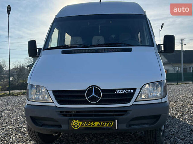 Белый Мерседес Sprinter, объемом двигателя 2.15 л и пробегом 561 тыс. км за 8999 $, фото 2 на Automoto.ua